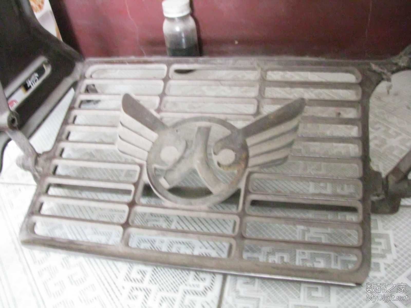 65年生产的双人牌脚踏缝纫机