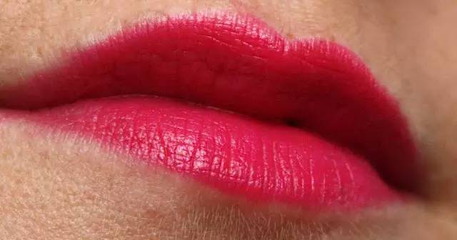 香奈儿口红三支套装试色,看了又看银珠的口红