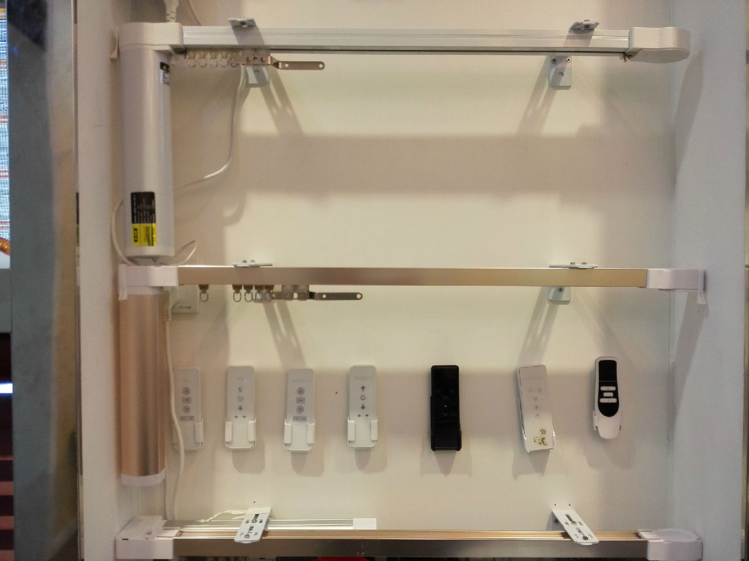 家用电动窗帘选购知识电动窗帘安装方法