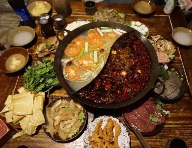 山城辣妹子有什么好吃的,走过山城