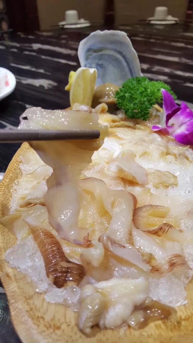 鲍鱼大虾海鲜火锅,一虾一蟹49元海鲜自助火锅