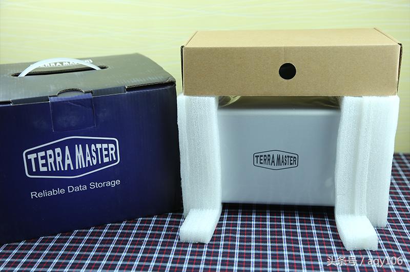 体验简单直接的TerraMasterD2-310