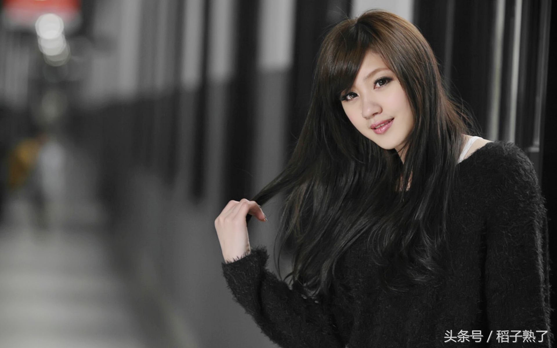 怎样试探一个女人是否喜欢自己,男人试探女人喜欢你的肢体动作