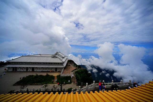 峨眉山金顶云海日出真是人间胜景,峨眉山金顶云海风景视频