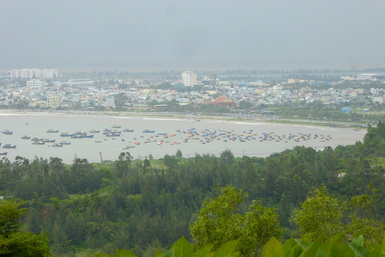 越南岘港,越南乌云密布暴雨