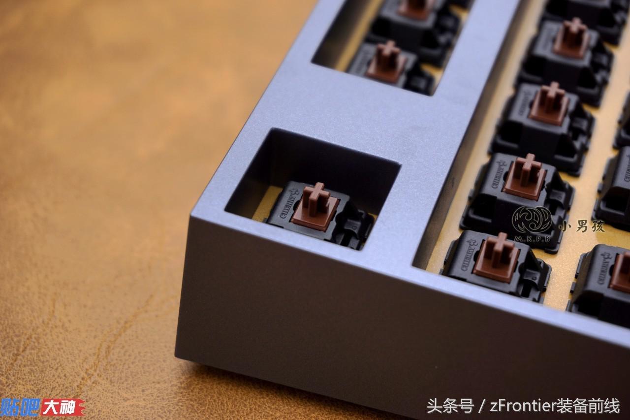 硬糖机械键盘classic评测,雷迦机械键盘评测