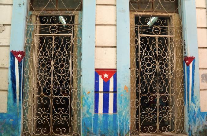 在古巴,1个人1个月只能有5个鸡蛋