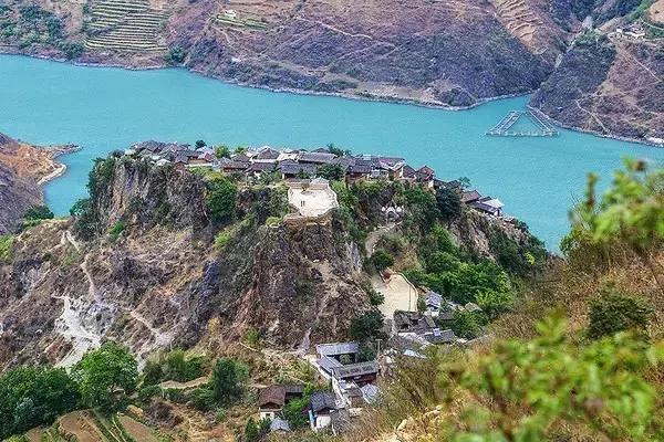 丽江至泸沽湖公路沿途风景,泸沽湖到丽江高速什么时候通车