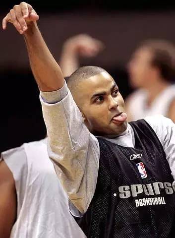 说到油漆区飙车,我只服托尼帕克