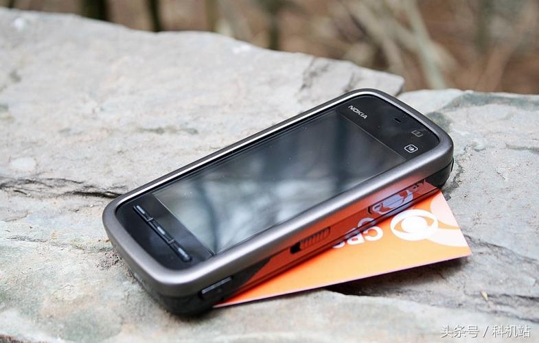 现在还有人用诺基亚8800吗,有多少人用过诺基亚手机