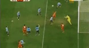 原创·青锋随手出鞘,问谁人、敢与我漫步云霄?足坛顶级9号苏神