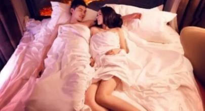 男子住酒店没叫服务却有女人主动迎合，电话响起才发现她不是人