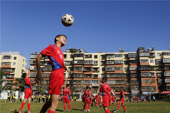 2016金果爱心公益诵读——华昌小学的足球健儿们来啦