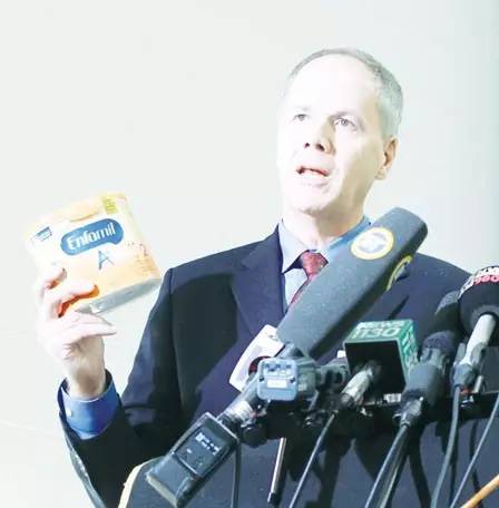 加拿*奶大**粉太火！男子在温东雇人偷奶粉，全部销往中国