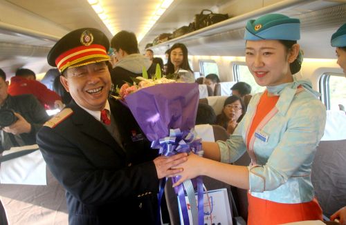 青荣城际铁路什么时候通车,青荣城际铁路南线开通