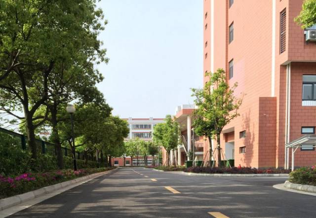 应届毕业生租单身公寓,毕业生如何租到适合自己的小公寓