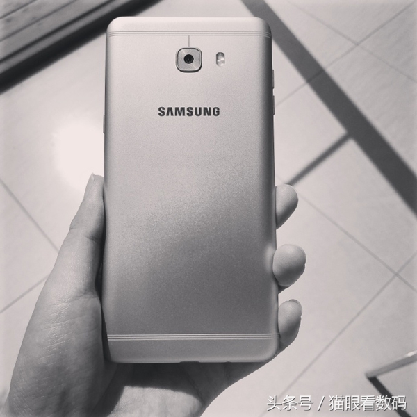 三星c9pro和华为mate9哪个好,三星c9pro