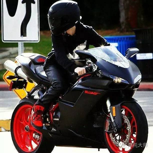 女生都喜欢杜卡迪吗,现实中遇见杜卡迪