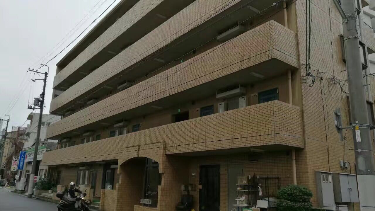 不当翻译官，他钻进居酒屋11年，终在山城做出最旧最暖的日料铺