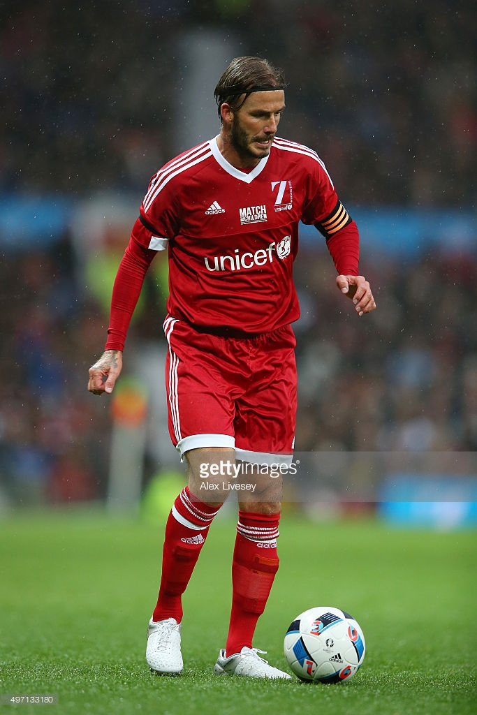 阿迪达斯足球球鞋测评,足球鞋选择nike还是阿迪达斯