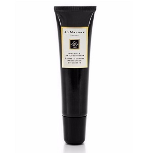 嘴唇干裂和接吻有关系吗,嘴唇干裂和胃有关系吗