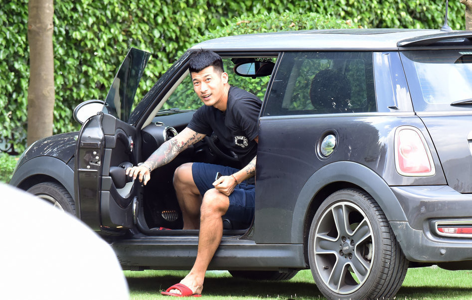 刘殿座国足门将,广州恒大守门员刘殿座在哪里