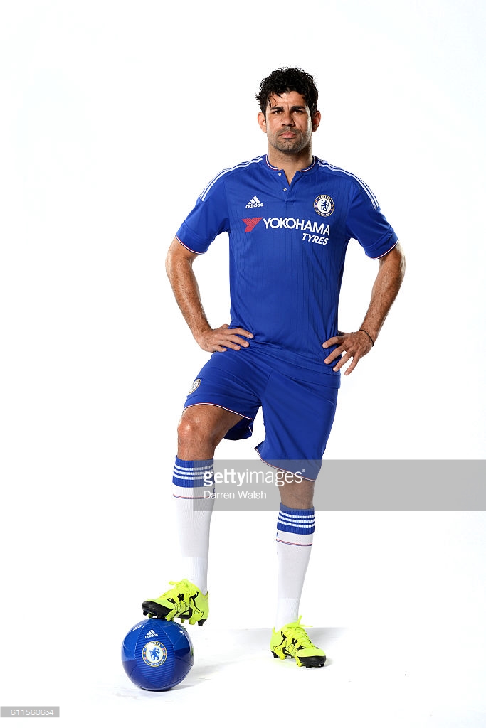 阿迪达斯足球球鞋测评,足球鞋选择nike还是阿迪达斯