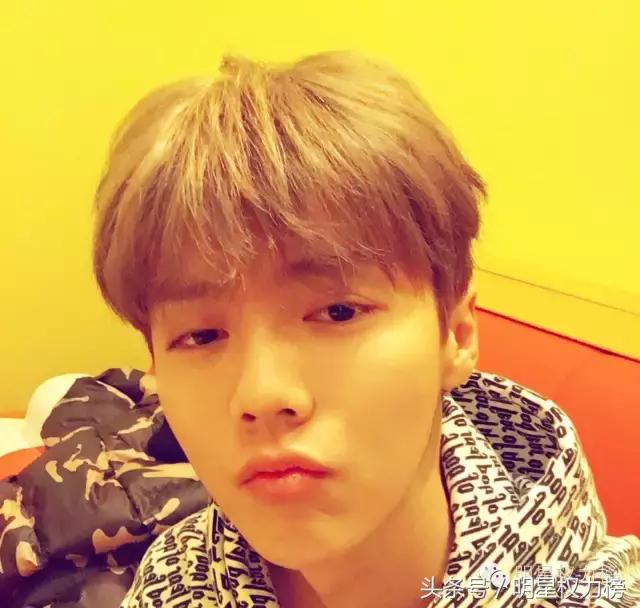 明星自拍除了卖萌还会搞怪！鹿晗TFBOYS教你自拍的正确姿势