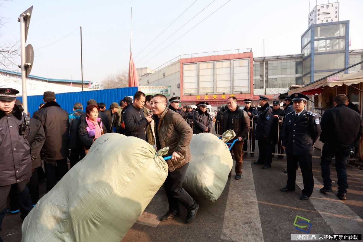 北京天兰天尾货市场有羽绒服吗,北京天兰天服装尾货新地址