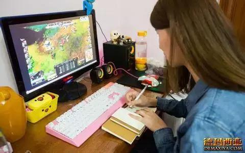 怎么劝对象和自己玩lol,女朋友打lol该怎么办