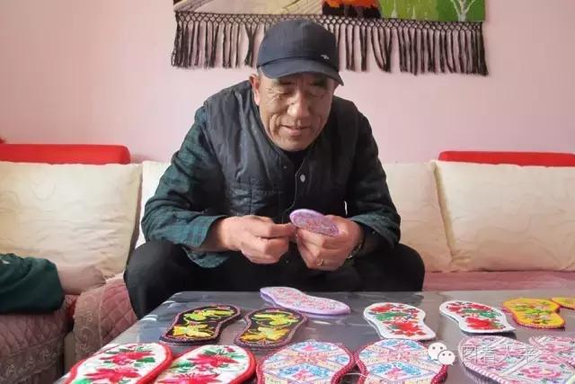 盐池县青山乡这个老汉,织了幅十字绣竟价值30万!