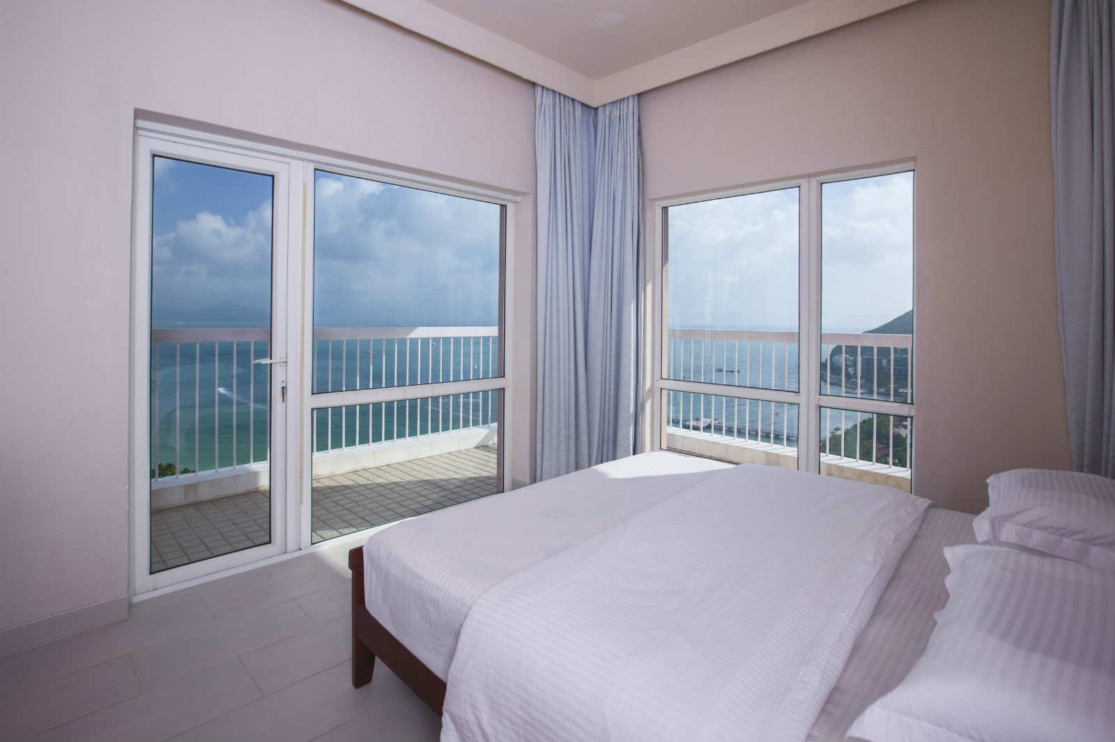 三亚亚龙湾400元左右一晚酒店推荐,三亚3000包吃住最好的酒店公寓