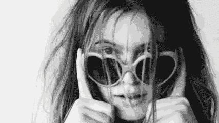 什么款式的太阳镜百搭好看又实用,十大必备女士太阳镜明星出门必备