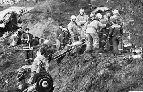 梅西祈祷完整版,梅西乘坐飞机在上空盘旋