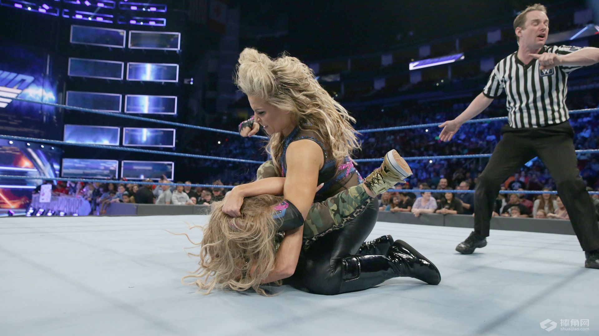 WWE驸马爷风云决战RVD！凯恩抛摔毕雪夫获全场欢呼！