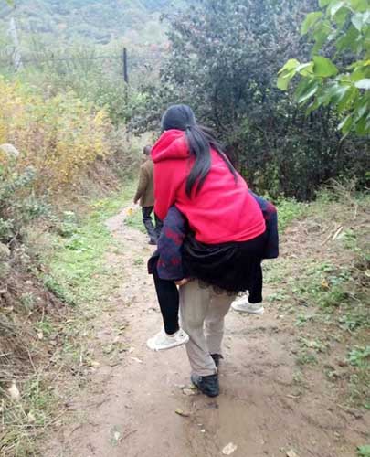 河南一女童遭老鼠咬脚趾,女孩被老鼠咬伤去医院