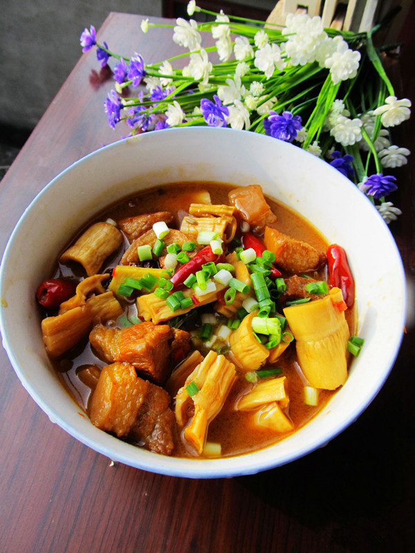 牛肉的家常做法,笋干烧肉的家常做法