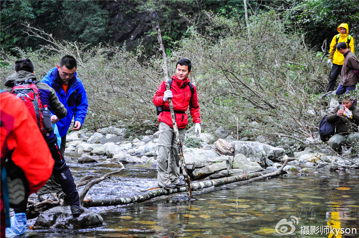 侠之梦受邀参与恩施坪坝营线路测试，冬季溯溪，冰冷刺骨，第一天