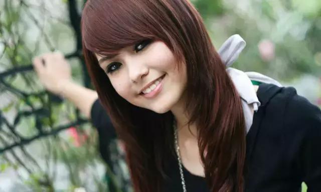 她就是个93年的小太妹，凭什么能成为天王嫂？