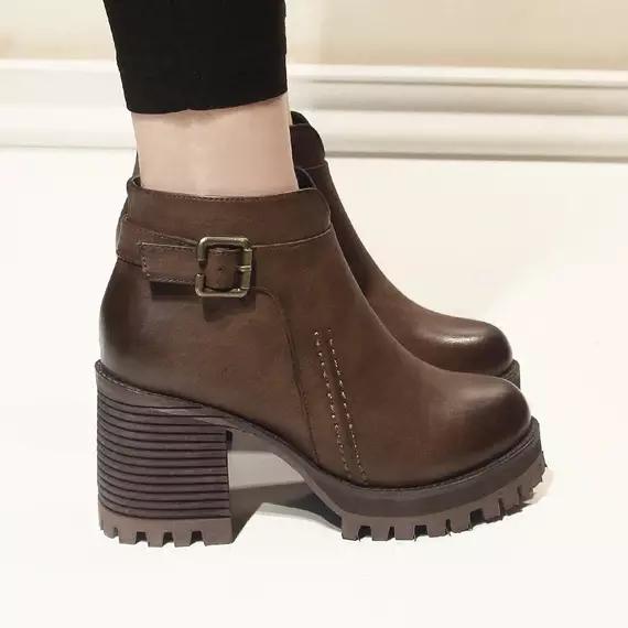 秋冬时尚英伦风短靴卡美多,秋冬儿童时尚短靴