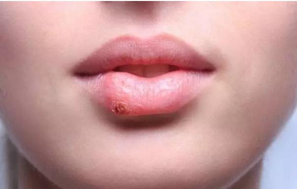 爱宝宝除了亲还有什么表达方式,抱抱和亲亲表达爱意的方式