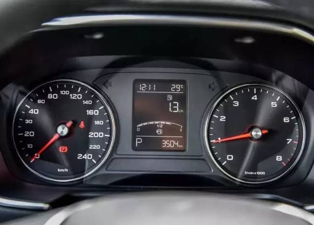 荣威rx5口碑车质网,荣威rx5车贩子评价