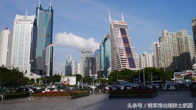 逛街看到跑车,逛街看到辆造型炫酷的车