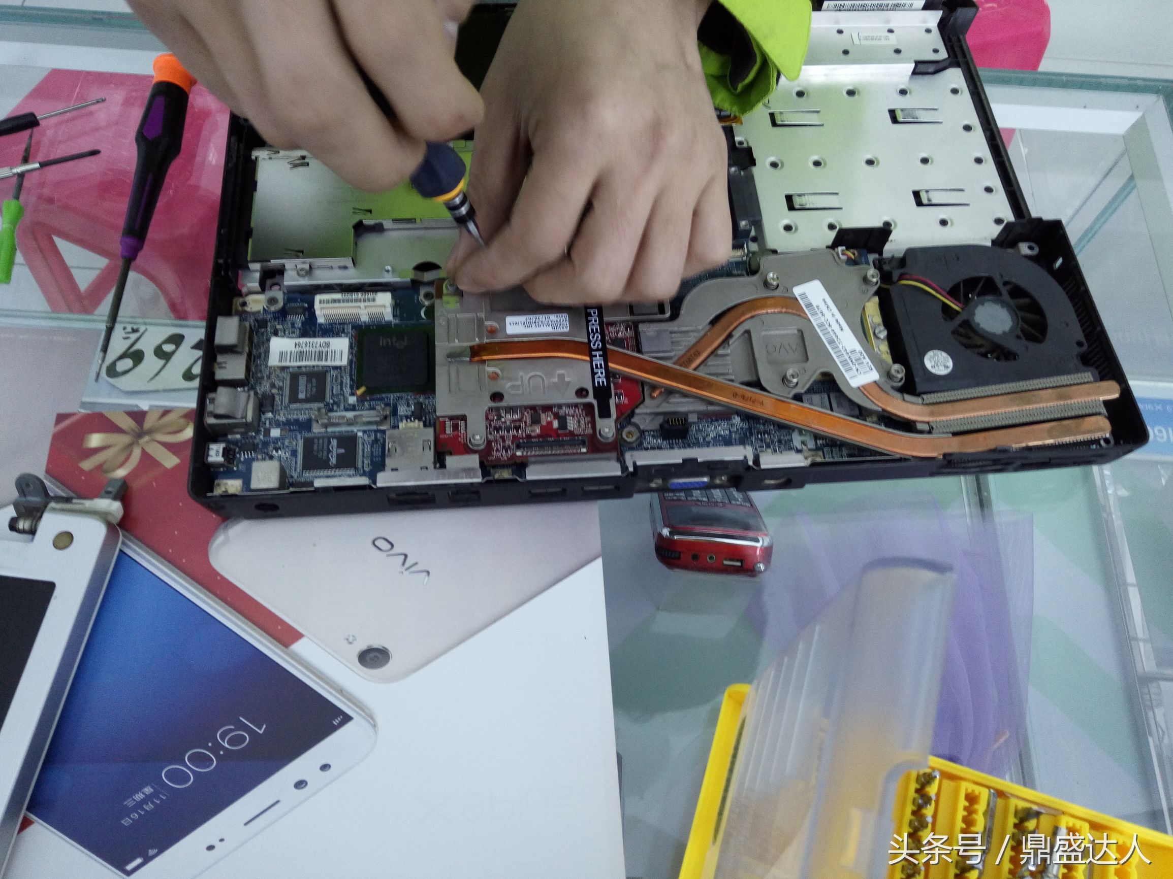 拆装一个新的电脑,拆装戴尔一体机