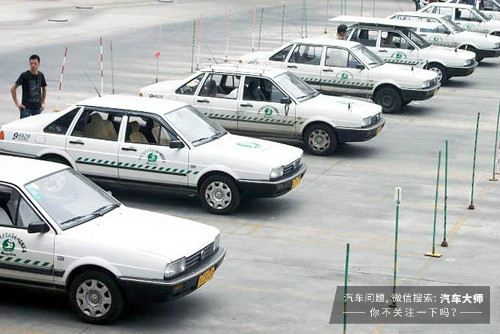 驾照是考c1还是c2,手动挡是c1还是c2