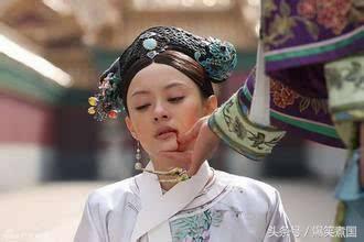 甄嬛“雪地祈福”，竟然是学习《*瓶金**梅》的结果