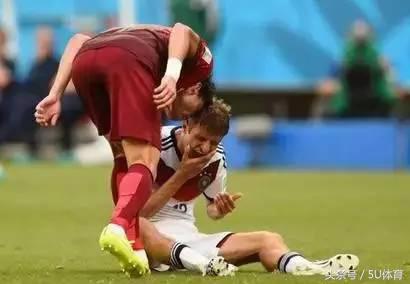 当今足坛有几种打法,足坛高空轰炸战术