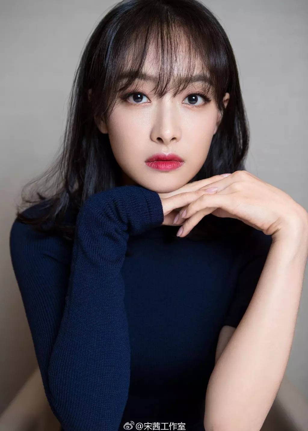 发际线太高怎么办不敢跑步,发际线太高怎样改善杨幂发型