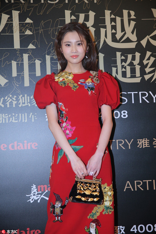 杨幂宋茜热巴现场比柔韧性,杨幂宋茜孟美岐