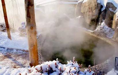 周末去温泉山庄度假,周末去泡汤